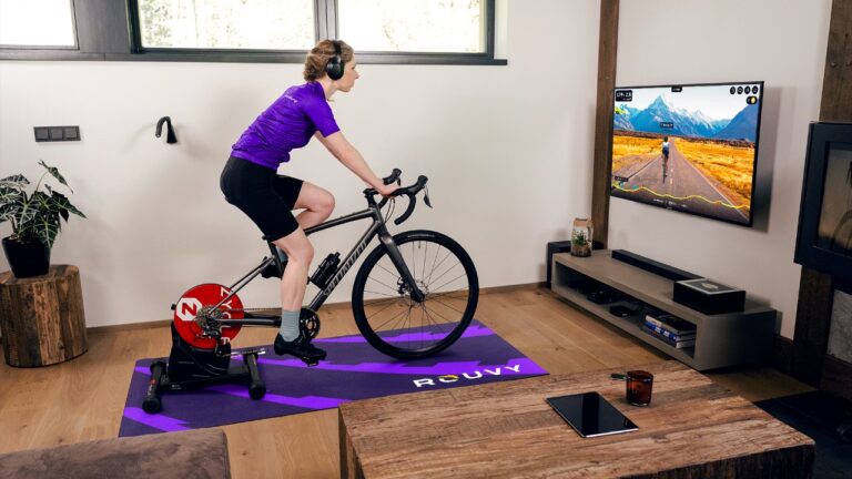 female-cyclist-riding-on-ROUVY