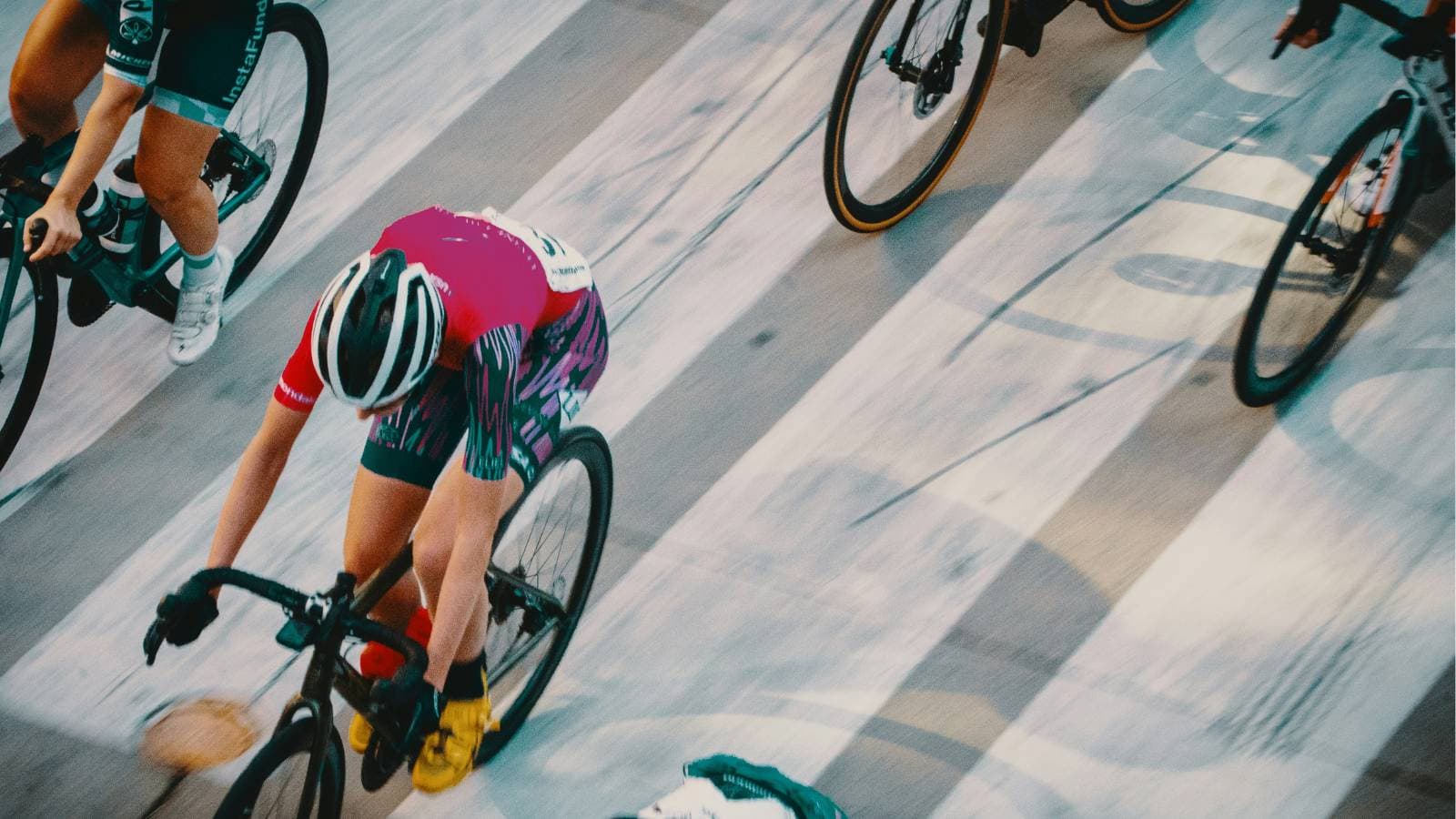athlete performing interval training with sprint and recovery phases to improve speed and endurance