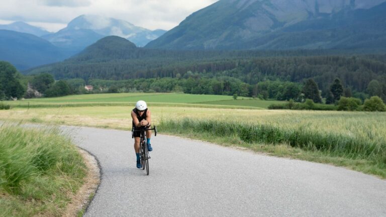cyclist performing structured interval workout to improve fitness and cycling performance efficiently